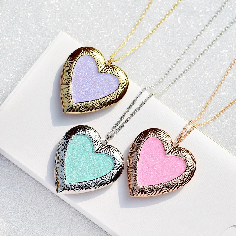 2021 Luminous Photo Box Pendant Jewelry Heart Necklace 18K Gold Plated Locket Necklace
2021 Luminous Photo Box Pendant Jewelry Heart Necklace 18K Gold Plated Locket Necklace