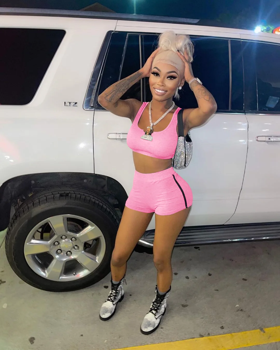 wholesale 2021 summer workout tank top 2 piece set fitness two piece biker short sets women
wholesale 2021 summer workout tank top 2 piece set fitness two piece biker short sets women