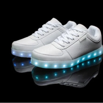 2020 fashion pu led light sneakers boys & girl skateboard shoes sneakers men lace-up casual flats breathable women sport shoes 
2020 fashion pu led light sneakers boys & girl skateboard shoes sneakers men lace-up casual flats breathable women sport shoes
