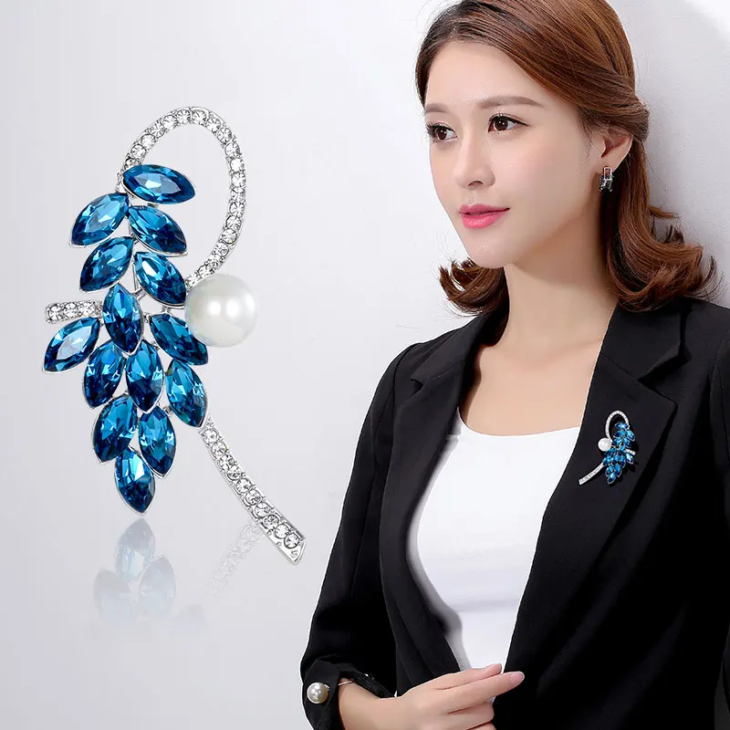 2020 Latest Fashion Flower Lapel Pin Magnetic Rhinestone Brooch Crystal Brooches Custom Brooches Women Girl
2020 Latest Fashion Flower Lapel Pin Magnetic Rhinestone Brooch Crystal Brooches Custom Brooches Women Girl