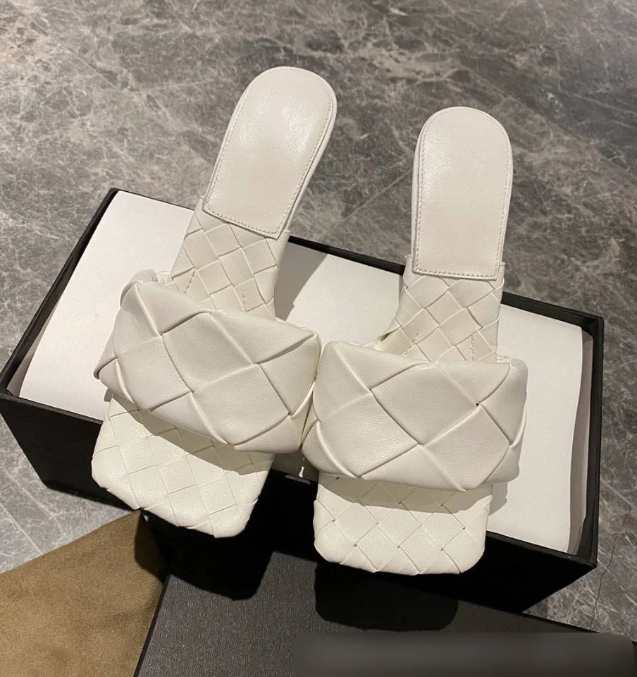 Spring/summer 2021 high-heeled shoes with stiletto toe and single-strap sandals with high heels for women
Spring/summer 2021 high-heeled shoes with stiletto toe and single-strap sandals with high heels for women