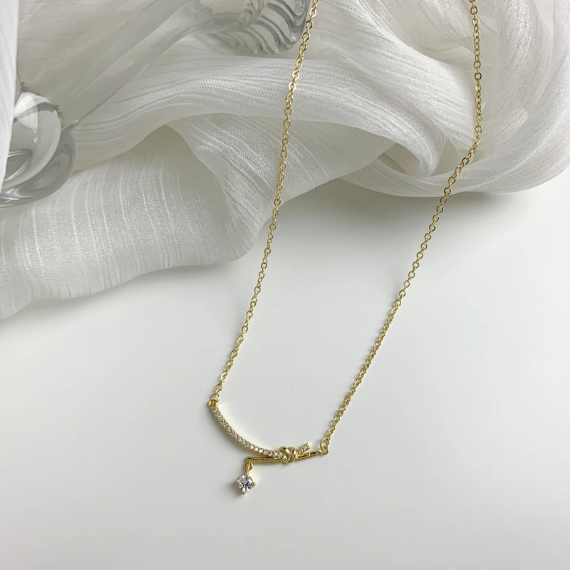 Vershal B-67 New Arrival 18k Gold Plated Elegant Fashion Zircon Line Pendant Necklace For Women
Vershal B-67 New Arrival 18k Gold Plated Elegant Fashion Zircon Line Pendant Necklace For Women