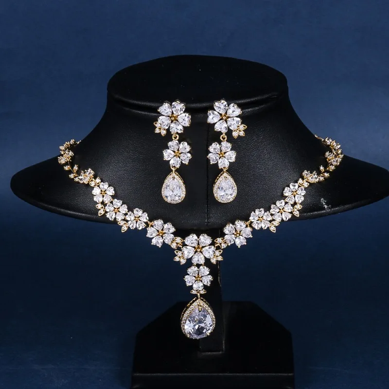 New Design Luxury Crystal 3A+ Zircon Wedding Bridal Wedding Party Earring Necklace Jewelry Set, Silver
New Design Luxury Crystal 3A+ Zircon Wedding Bridal Wedding Party Earring Necklace Jewelry Set, Silver