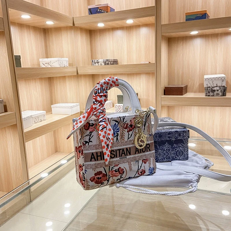 Sacs a main de lux desig ladies bag luxury women hand bags designer diora purses and handbags famous brands
Sacs a main de lux desig ladies bag luxury women hand bags designer diora purses and handbags famous brands