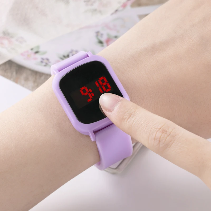 2021 YTIME 12/24hr Customized printing logo kids Silicone larger display Touch Screen Led digital Watch
2021 YTIME 12/24hr Customized printing logo kids Silicone larger display Touch Screen Led digital Watch