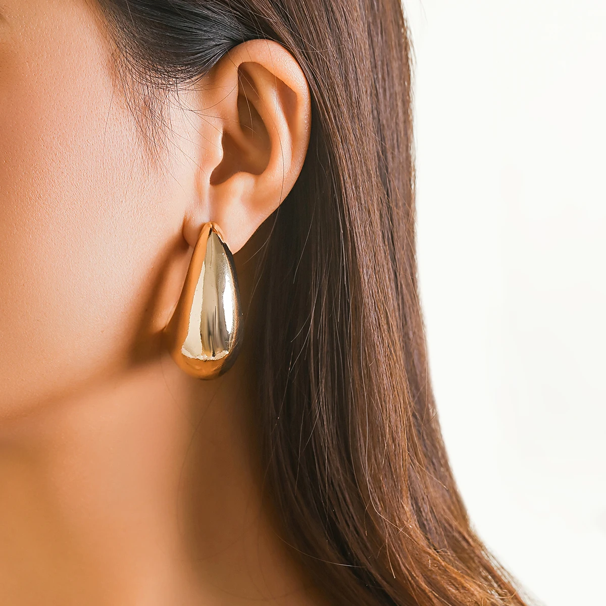 SHIXIN Punk Beans Pea Comma Shape Water Drop Stud Earring Women Creative Chic Irregular Bead Piercing Earring Friendship Jewelry
SHIXIN Punk Beans Pea Comma Shape Water Drop Stud Earring Women Creative Chic Irregular Bead Piercing Earring Friendship Jewelry