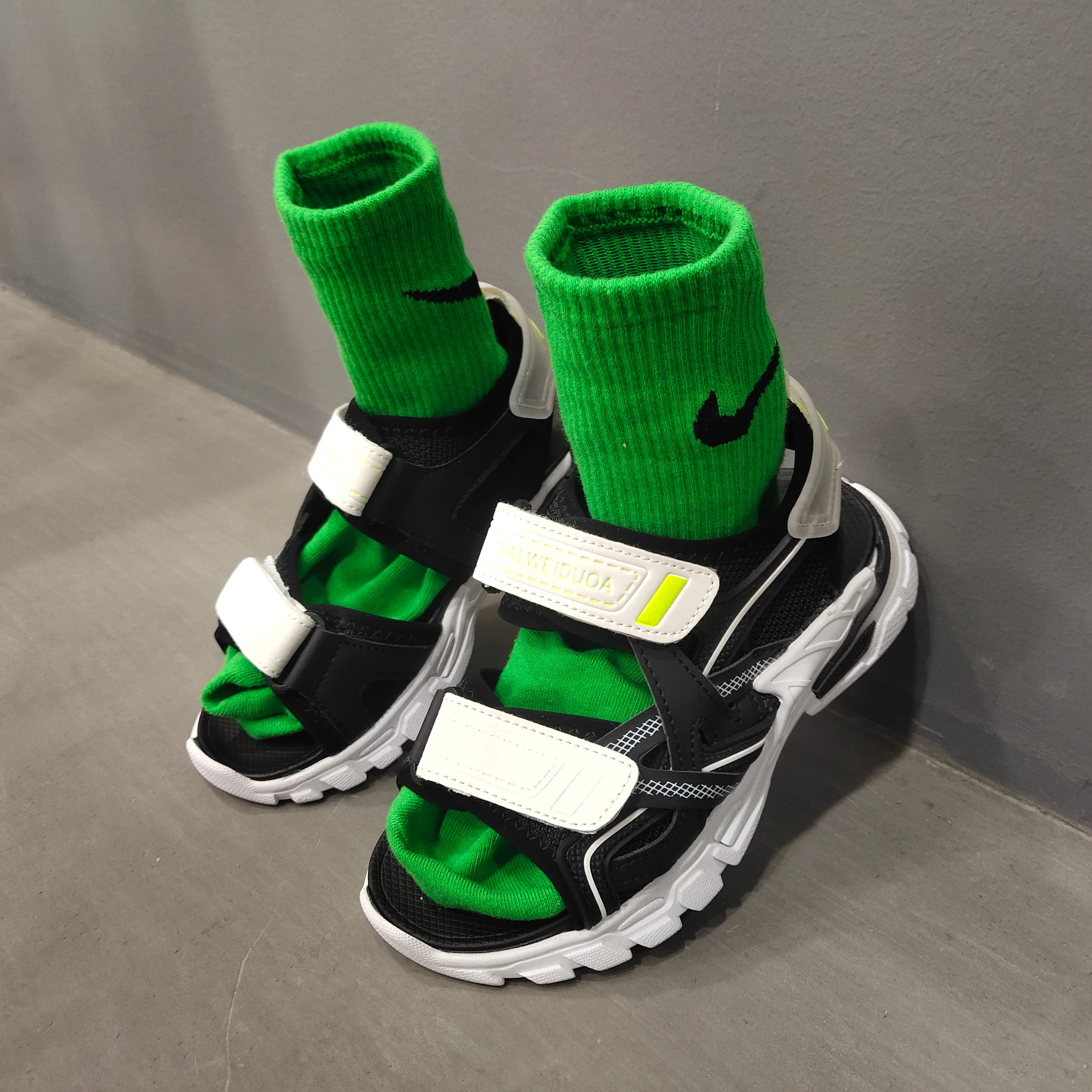 Children sandal 2021 new fashion summer boys open toe breathable non-slip primary school sports outdoor
Children sandal 2021 new fashion summer boys open toe breathable non-slip primary school sports outdoor