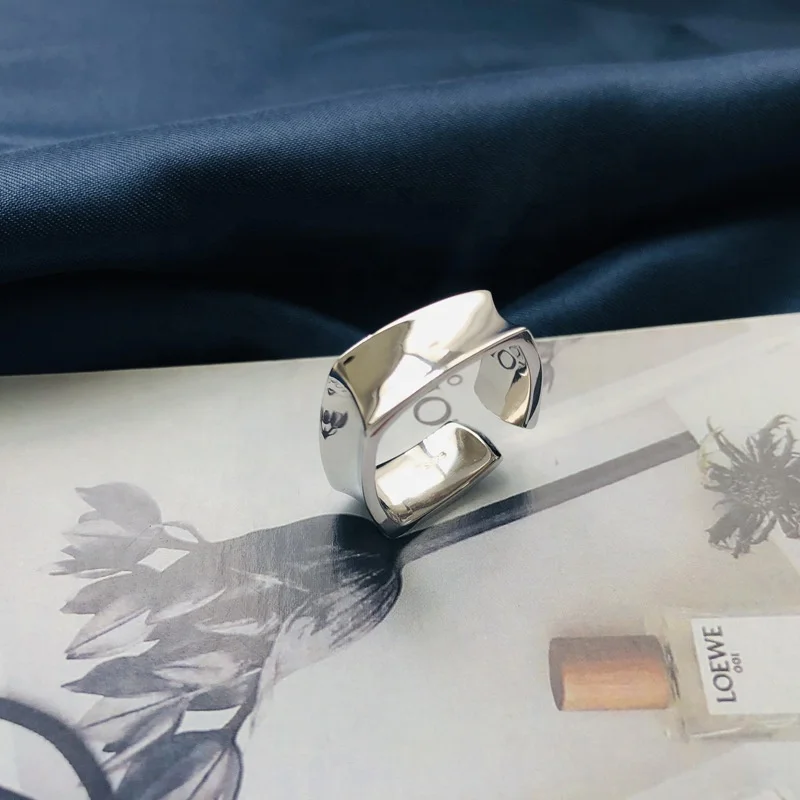 100% 925 sterling silver New Simple Creative Smooth Jewelry Temperament square Inisex Fashion Popular Opening Rings
100% 925 sterling silver New Simple Creative Smooth Jewelry Temperament square Inisex Fashion Popular Opening Rings
