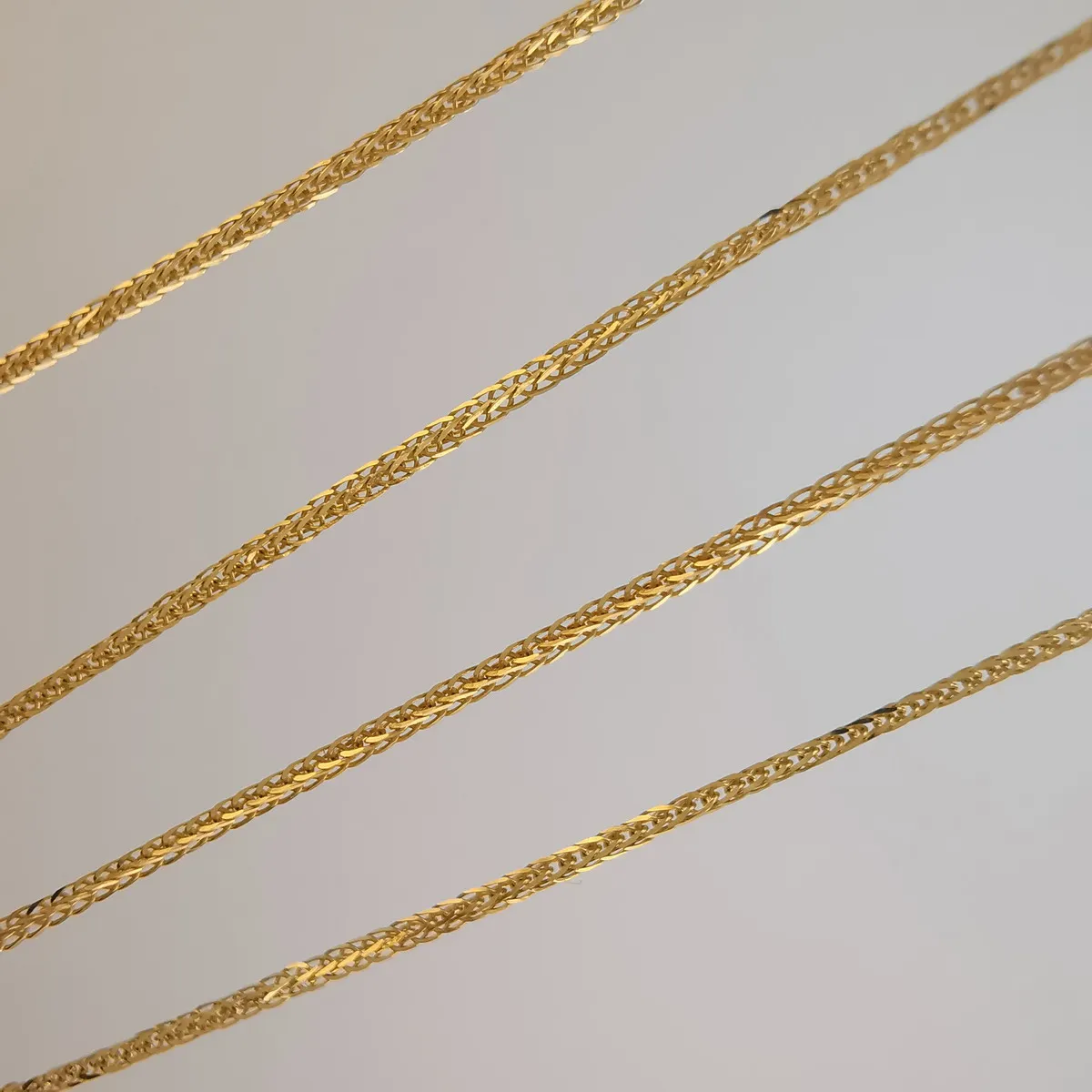 Genuine 18K solid Gold Chopin chain necklace AU750 necklace fully gold Chopin chain 0.5mm width
Genuine 18K solid Gold Chopin chain necklace AU750 necklace fully gold Chopin chain 0.5mm width