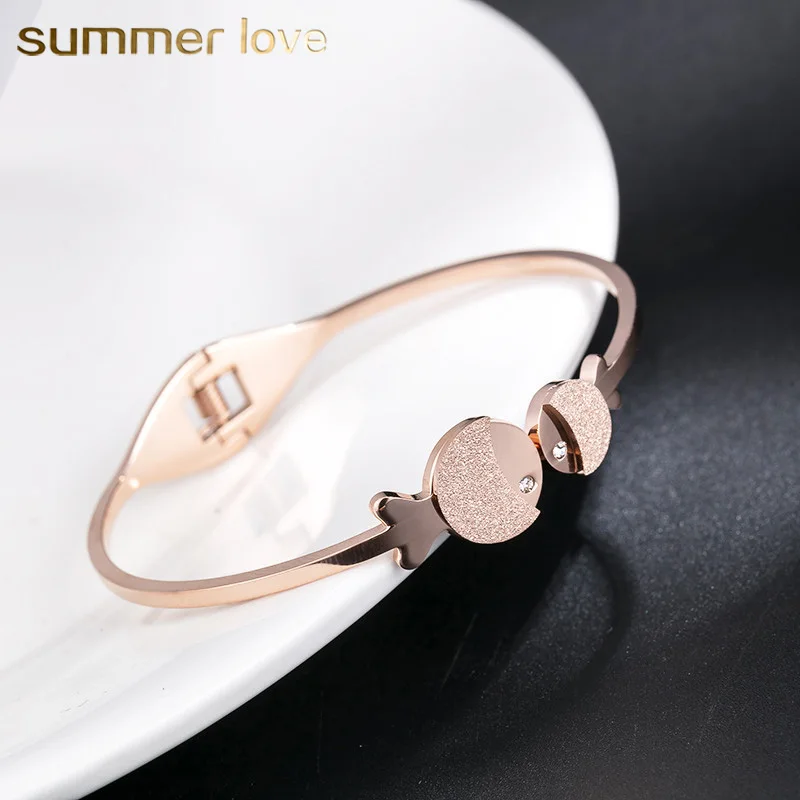 Wholesale Personalized Stainless Steel Jewelry Rose Gold Double Fish Cuff Charm Bangle Bracelet for Women
Wholesale Personalized Stainless Steel Jewelry Rose Gold Double Fish Cuff Charm Bangle Bracelet for Women