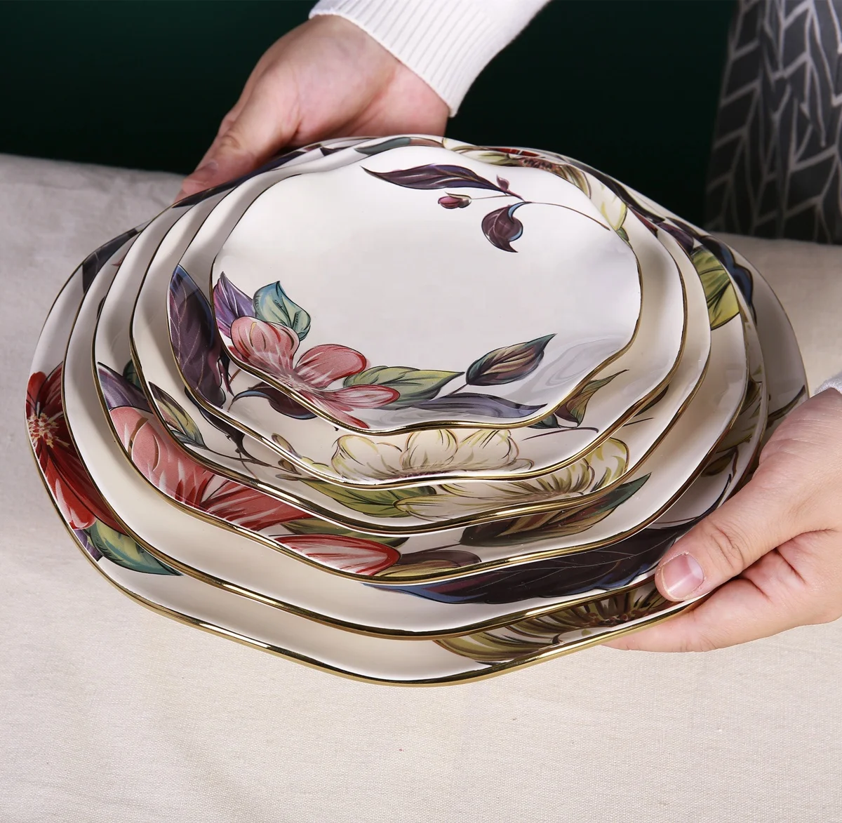 

Luxury home goods Custom Size Flower Decals Wave Edge Round Dinner Decoration Vintage Plate, Floral