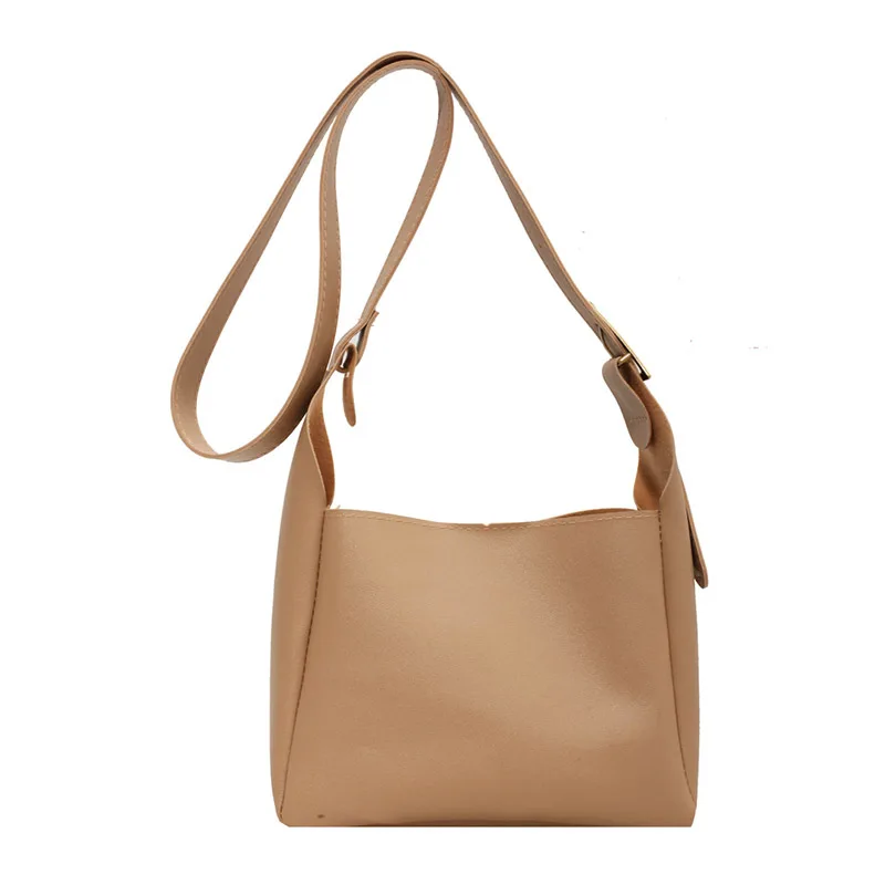 Autumn and winter atmospheric one-shoulder big bag female new trendy net red bucket bag large-capacity bag, Black and white
Autumn and winter atmospheric one-shoulder big bag female new trendy net red bucket bag large-capacity bag, Black and white