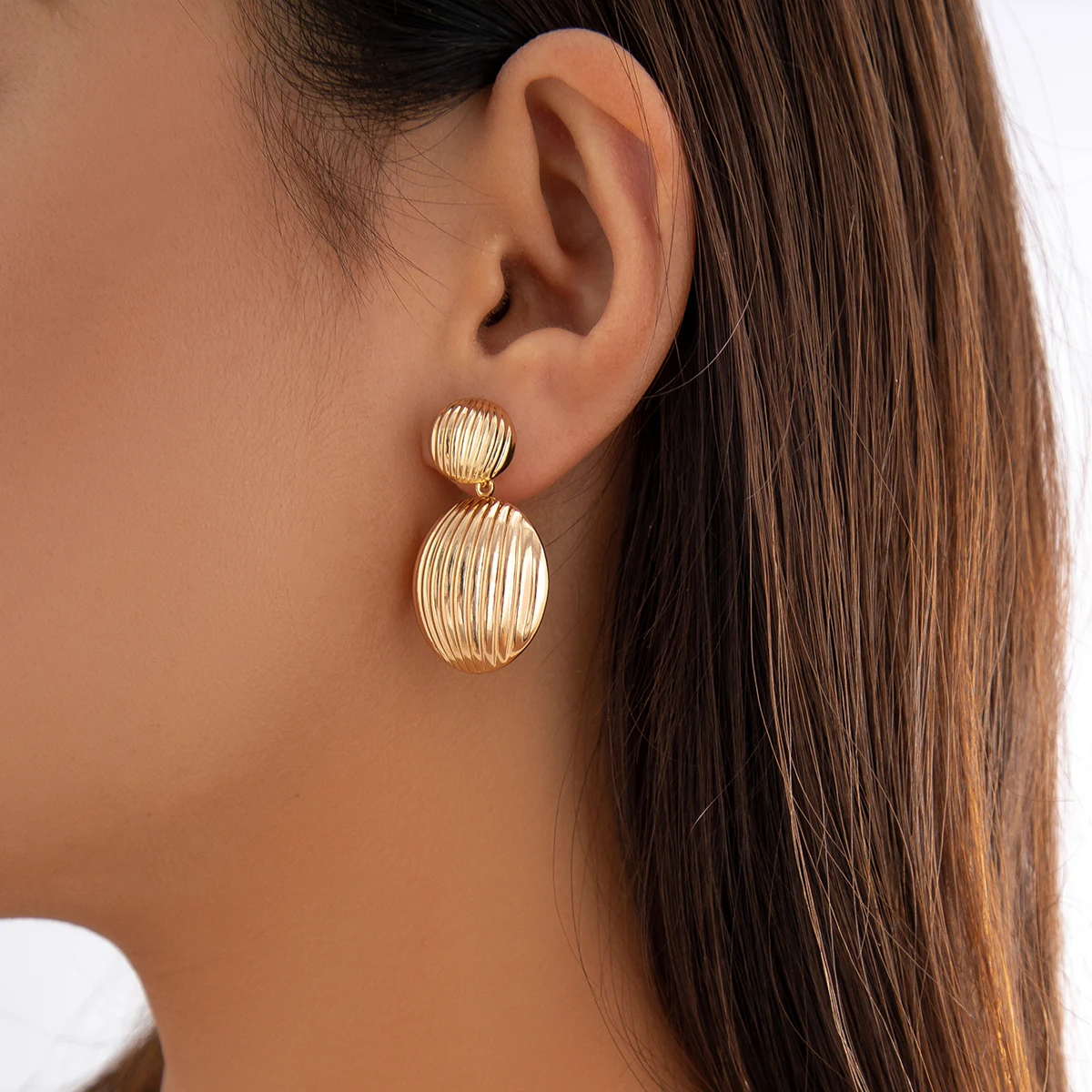 SHIXIN Fashion Retro Metal Irregular Earrings Elegant Korean Ins Style Jewelry Simple Metal Punk Gift Party New Style Designs
SHIXIN Fashion Retro Metal Irregular Earrings Elegant Korean Ins Style Jewelry Simple Metal Punk Gift Party New Style Designs