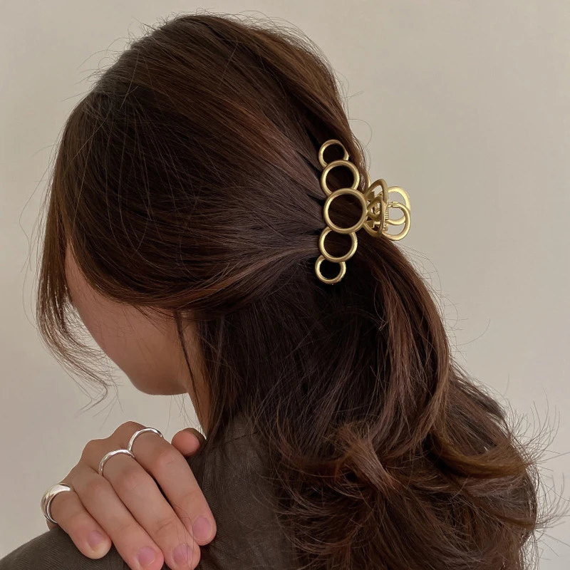 Matte Gold Color Multi Circle Hair Clamps Metal Claw Large Geometric Hair Clips for women Vintage Simple Hair Jewelry 2020 Hot, Matte gold/matte silver
Matte Gold Color Multi Circle Hair Clamps Metal Claw Large Geometric Hair Clips for women Vintage Simple Hair Jewelry 2020 Hot, Matte gold/matte silver