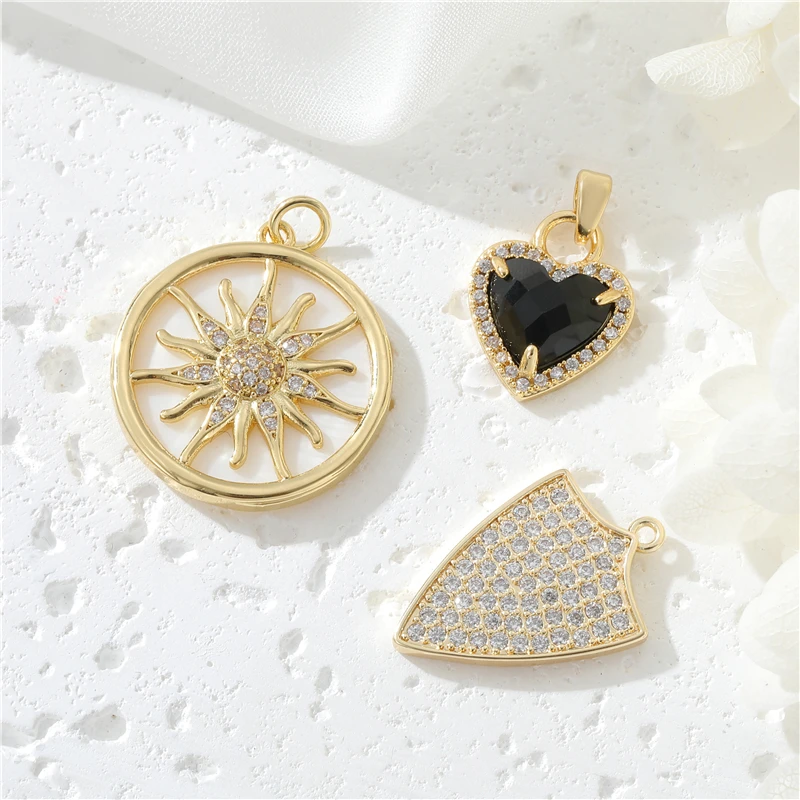 Factory Heart Shield Charms Enamel Drop Oil White Zirconia Diy Jewelry White Color Love Shape Pendants for Jewelry Making
Factory Heart Shield Charms Enamel Drop Oil White Zirconia Diy Jewelry White Color Love Shape Pendants for Jewelry Making