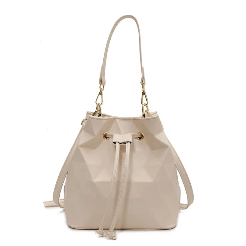 2021 Designer Black PU Leather Ladies Bucket Bags Cross Shoulder Trendy Handbags for Women Small Tie String Bag
2021 Designer Black PU Leather Ladies Bucket Bags Cross Shoulder Trendy Handbags for Women Small Tie String Bag