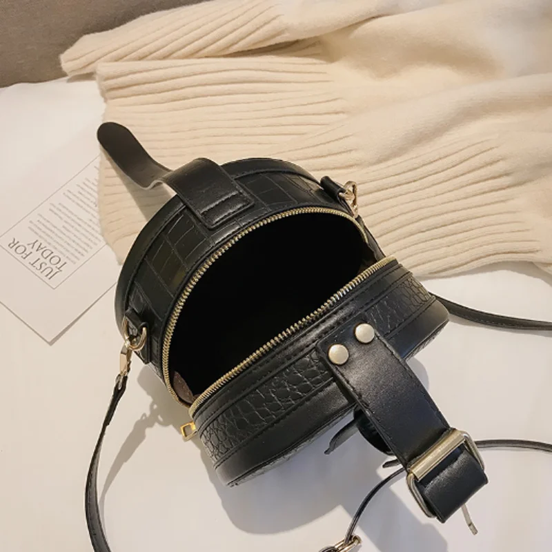 2021 new collection pu leather korean style fashion crossbody handbag for ladies and women
2021 new collection pu leather korean style fashion crossbody handbag for ladies and women