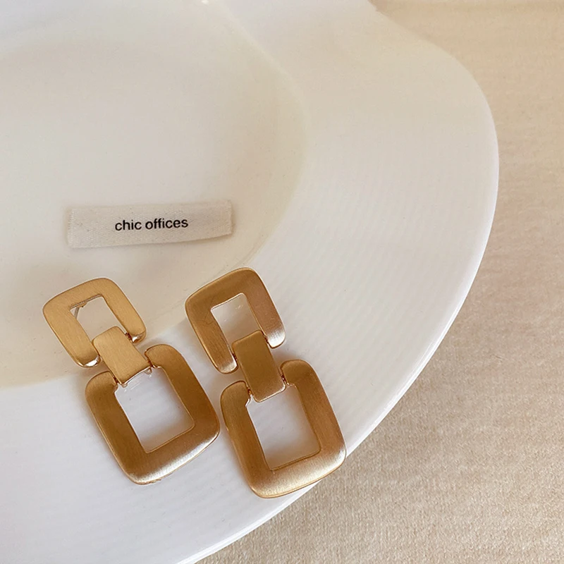 Vintage Matte Metal Geometric Square Earrings Simple Temperament Fashion Hollow Drop Earring Women Party Jewelry
Vintage Matte Metal Geometric Square Earrings Simple Temperament Fashion Hollow Drop Earring Women Party Jewelry