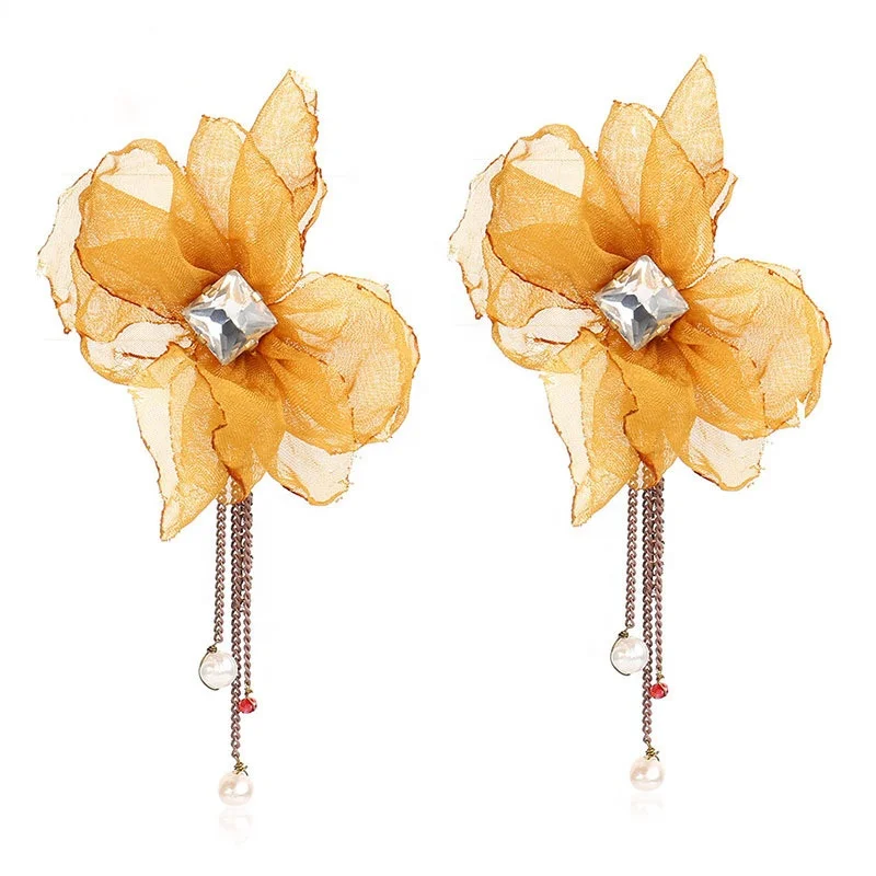 Yellow Yarn Flower Stud Earring Elegant Style Zirconia Floral Chain Tassel Earrings for Women Fashion Jewelry for Party
Yellow Yarn Flower Stud Earring Elegant Style Zirconia Floral Chain Tassel Earrings for Women Fashion Jewelry for Party