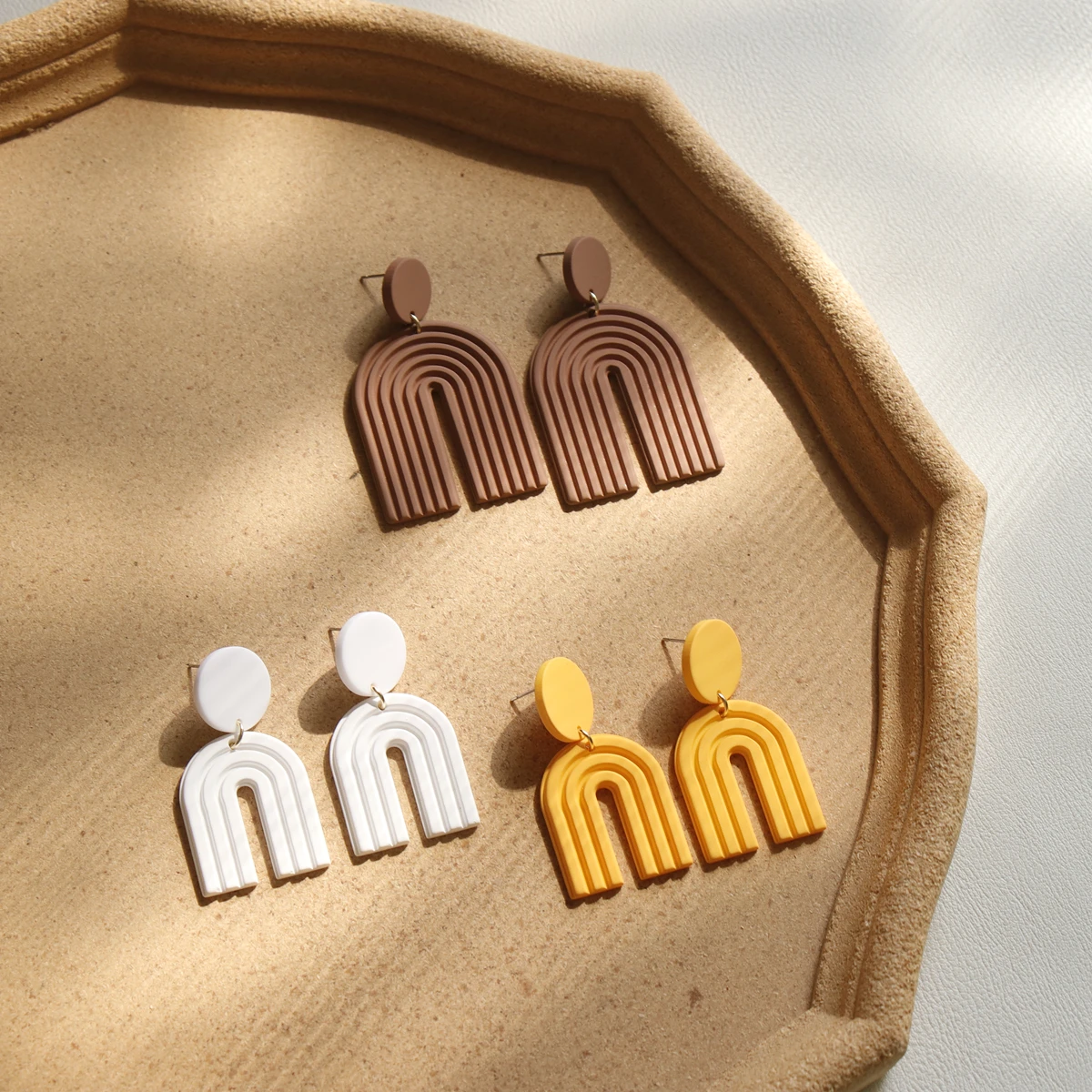 OUYE fashion women hawaiian acrylic earrings stud wholesale jewelry custom acetate acrylic earrings 2021 acrylic drop earrings, Colorful
OUYE fashion women hawaiian acrylic earrings stud wholesale jewelry custom acetate acrylic earrings 2021 acrylic drop earrings, Colorful