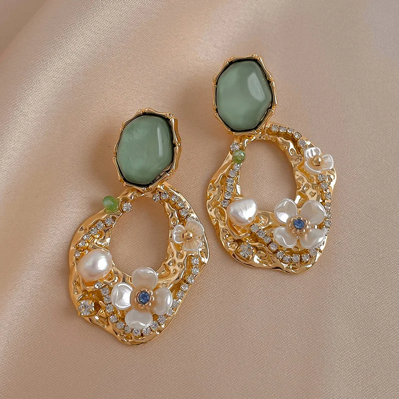 Vintage Elegant S925 Silver Needle Earrings Irregular Shape Stud Earrings Rhinestone Pearl Flower Earrings For Women
Vintage Elegant S925 Silver Needle Earrings Irregular Shape Stud Earrings Rhinestone Pearl Flower Earrings For Women
