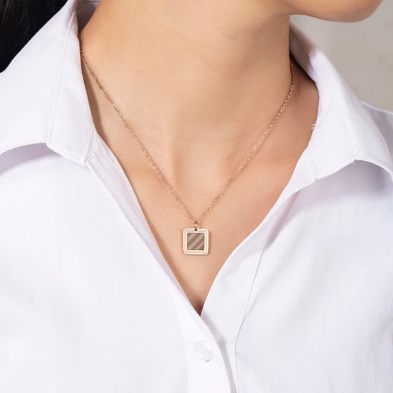 KN18A Luxury Stainless Steel Jewelry Rose Gold Women Baguette Moissanite Necklace Chains
KN18A Luxury Stainless Steel Jewelry Rose Gold Women Baguette Moissanite Necklace Chains