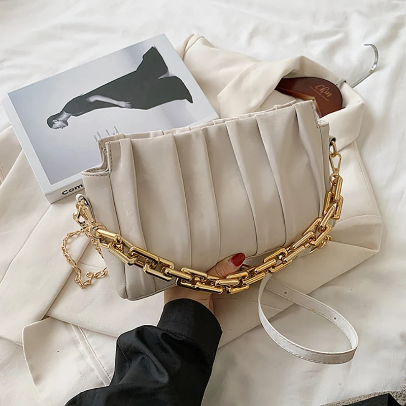Solid color Pleated Tote bag 2020 fashion new high-quality Matte leather Women's Designer Handbag and purse Chain Shoulder Messe, 4 colors
Solid color Pleated Tote bag 2020 fashion new high-quality Matte leather Women's Designer Handbag and purse Chain Shoulder Messe, 4 colors