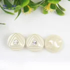 NIUNIU Factory Wholesale Custom Design Resin Buttons Plastic Rhinestone Triangle Shape Sewing Shank Button
