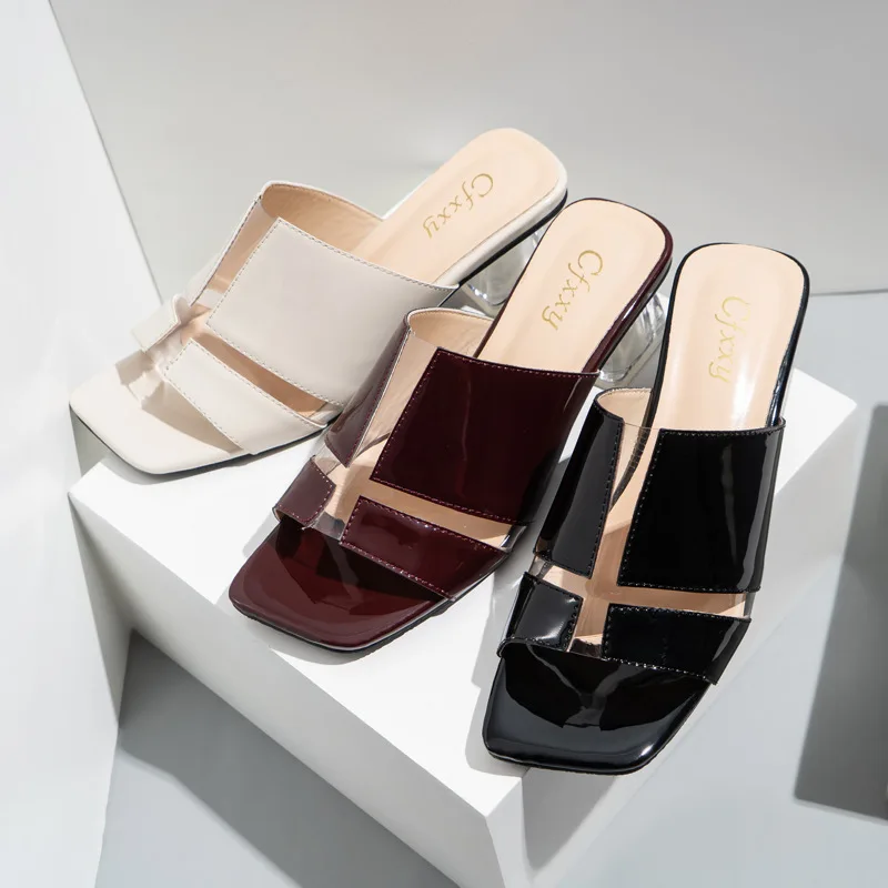 Factory Sale Female Retro Sandals Square Clear Heel Slippers 2021 Summer New Square Thick Heel Elegant Sandals Height Increase
Factory Sale Female Retro Sandals Square Clear Heel Slippers 2021 Summer New Square Thick Heel Elegant Sandals Height Increase
