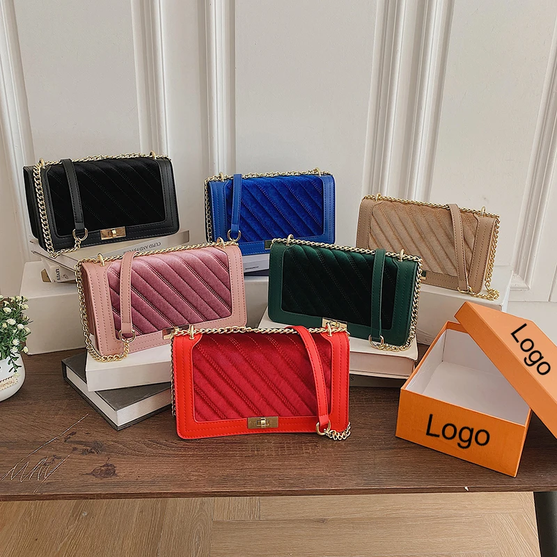 Low MOQ custom Luxury bag packaging box fashion velvet quilted name brand purses and ladies handbags
Low MOQ custom Luxury bag packaging box fashion velvet quilted name brand purses and ladies handbags