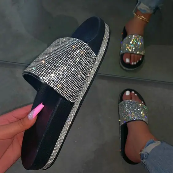 Fashion Ins Diamonds Slides Slippers for Women Full Sole Rhinestones Sandals Slipper Summer Outdoor Beach Flat Sandal for Ladies
Fashion Ins Diamonds Slides Slippers for Women Full Sole Rhinestones Sandals Slipper Summer Outdoor Beach Flat Sandal for Ladies