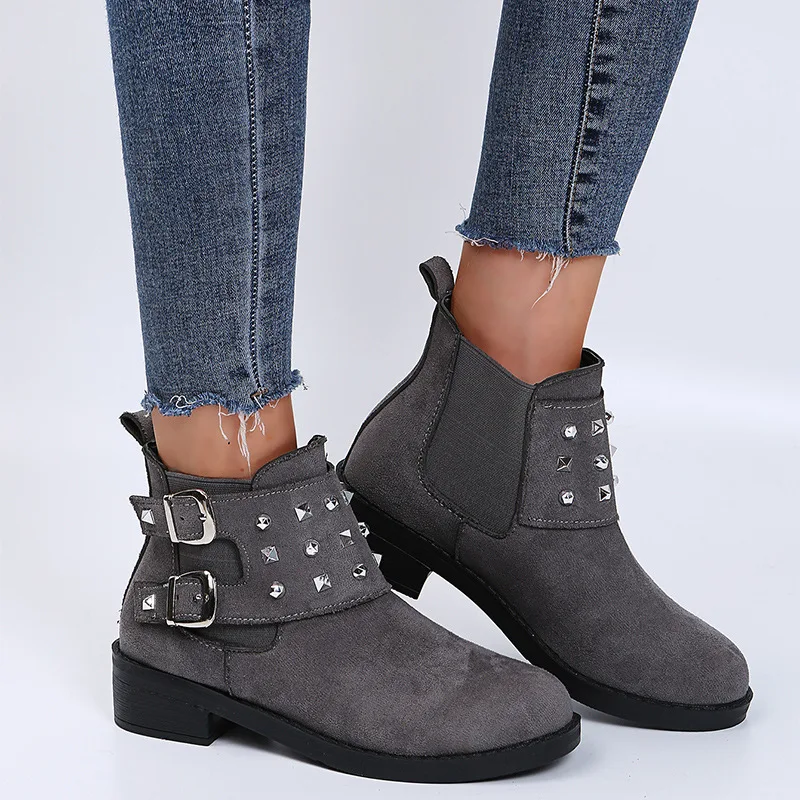 BT-298 2021 Autumn Winter new women's short ankle Boots 35-43 Large size beaded rivet pu leather boots ladies wholesale
BT-298 2021 Autumn Winter new women's short ankle Boots 35-43 Large size beaded rivet pu leather boots ladies wholesale