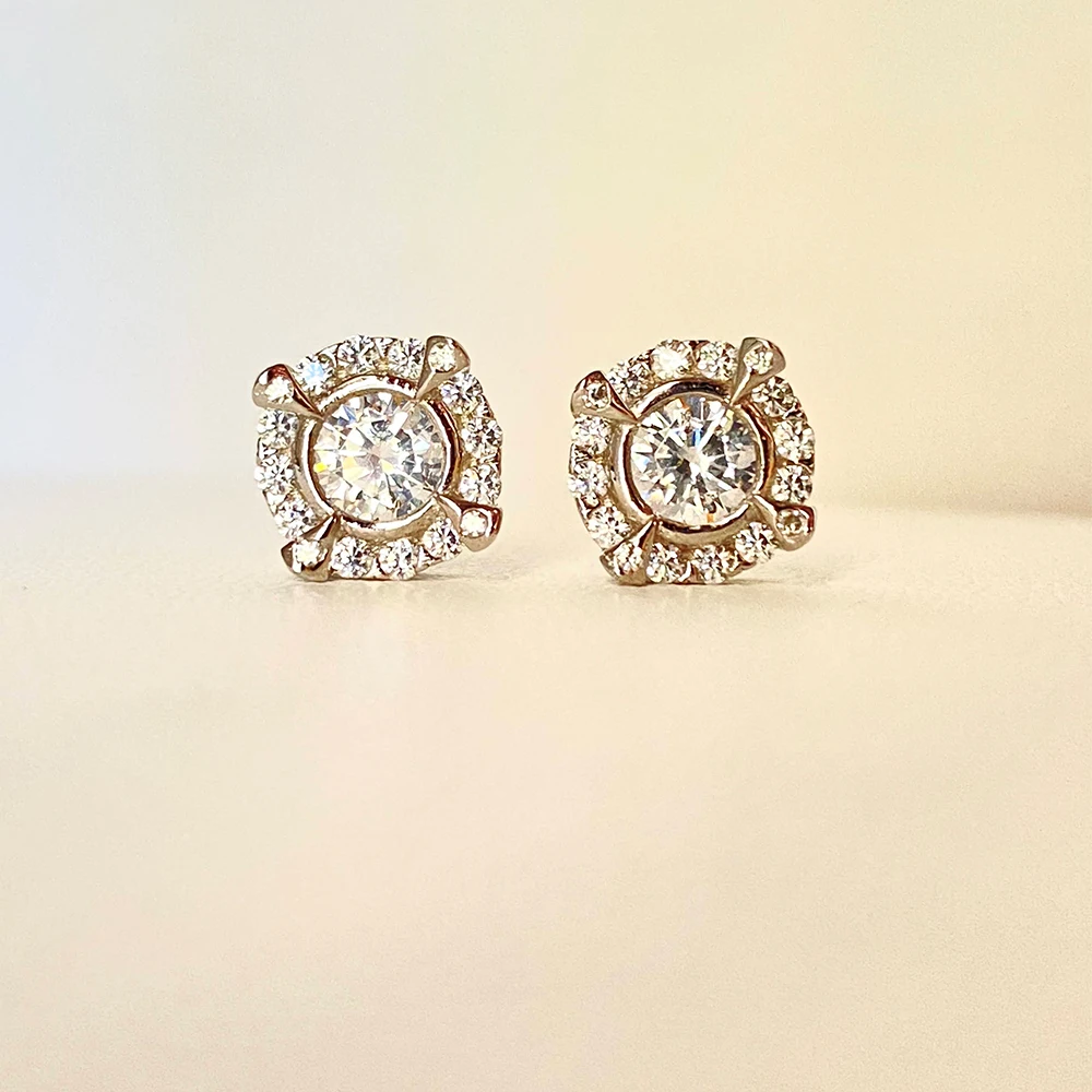 Discount Elegant 925 Sterling Silver Round Shaped Fine Wholesale Zircon Stud Earring
Discount Elegant 925 Sterling Silver Round Shaped Fine Wholesale Zircon Stud Earring