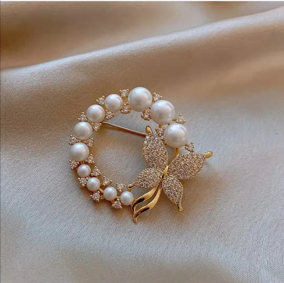 vintage fashion designers rhinestone butterfly pearl brooches pin jewelry for women ladies, Gold color
vintage fashion designers rhinestone butterfly pearl brooches pin jewelry for women ladies, Gold color