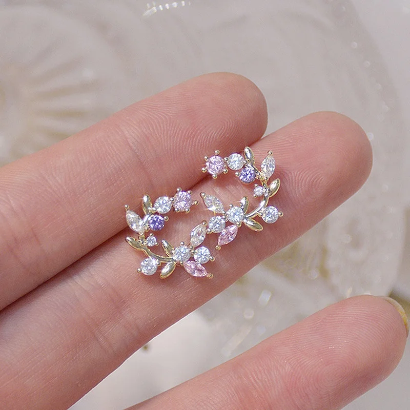 Exquisite Flower Butterfly Stud Earrings Bling Shining Zircon CZ Earring For Women Wedding Jewelry, Gold and silver
Exquisite Flower Butterfly Stud Earrings Bling Shining Zircon CZ Earring For Women Wedding Jewelry, Gold and silver