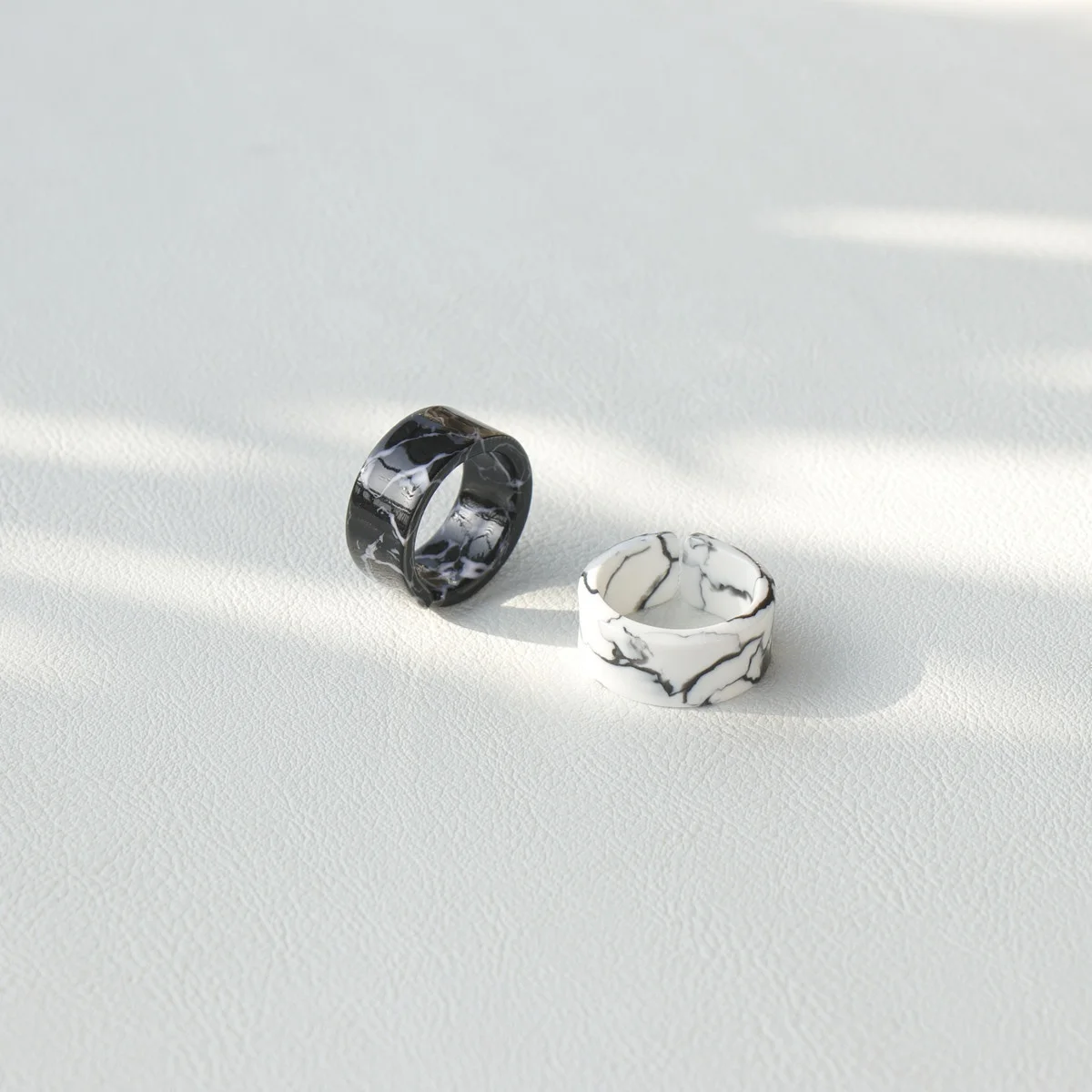 OUYE latest summer fashion cute black and white marble crack geometric acrylic resin ring girl cute acrylic resin ring wholesale, Colorful
OUYE latest summer fashion cute black and white marble crack geometric acrylic resin ring girl cute acrylic resin ring wholesale, Colorful