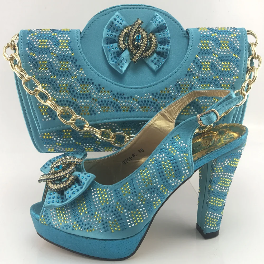 African Style Elegant Ladies Shoes And Matching Bag Set 2021 Italian Design Rhinestone High Heels Shoes And Bag Set Party ME7715 Pumps
African Style Elegant Ladies Shoes And Matching Bag Set 2021 Italian Design Rhinestone High Heels Shoes And Bag Set Party ME7715 Pumps