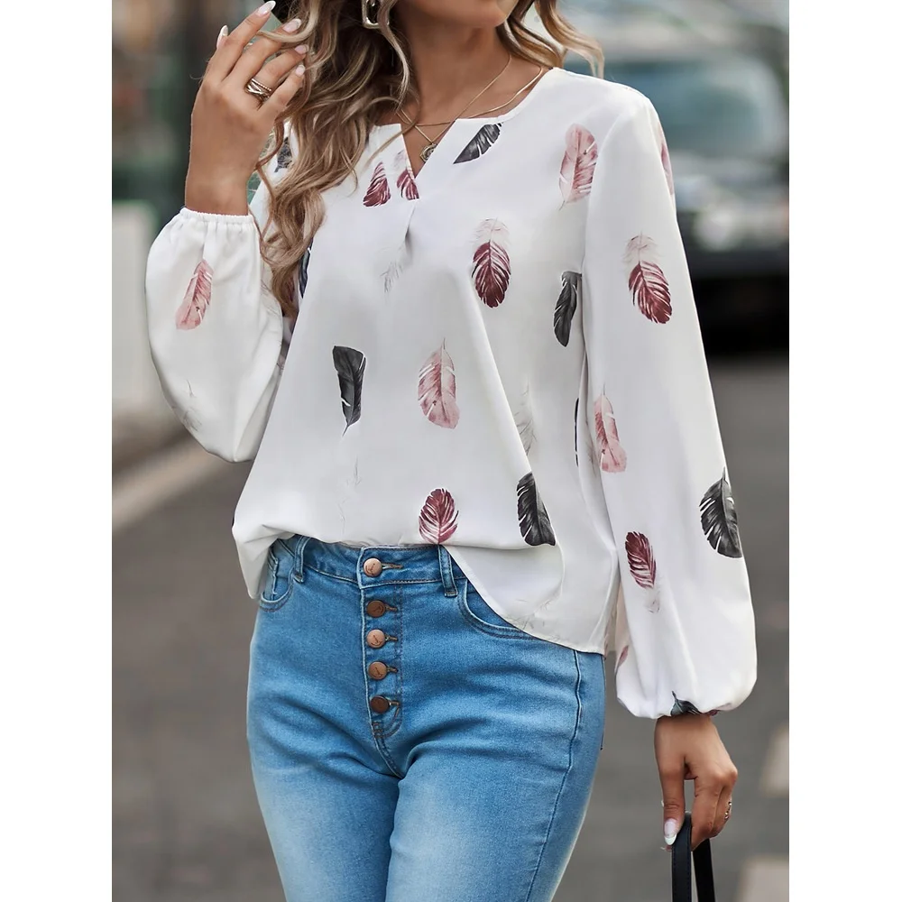 2024 Autumn/Winter New European and American Women's V-neck Feather Print Long Sleeve Loose T-shirt Women's Top
2024 Autumn/Winter New European and American Women's V-neck Feather Print Long Sleeve Loose T-shirt Women's Top