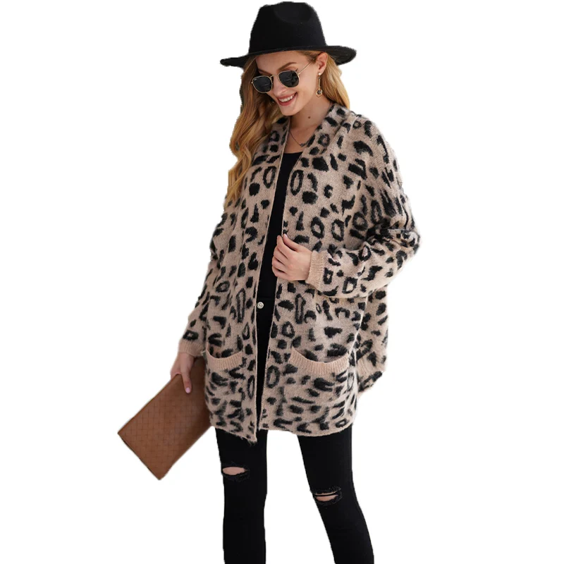 2021 autumn and winter hot selling new leisure long sleeve loose large leopard knit long cardigan women's sweater
2021 autumn and winter hot selling new leisure long sleeve loose large leopard knit long cardigan women's sweater