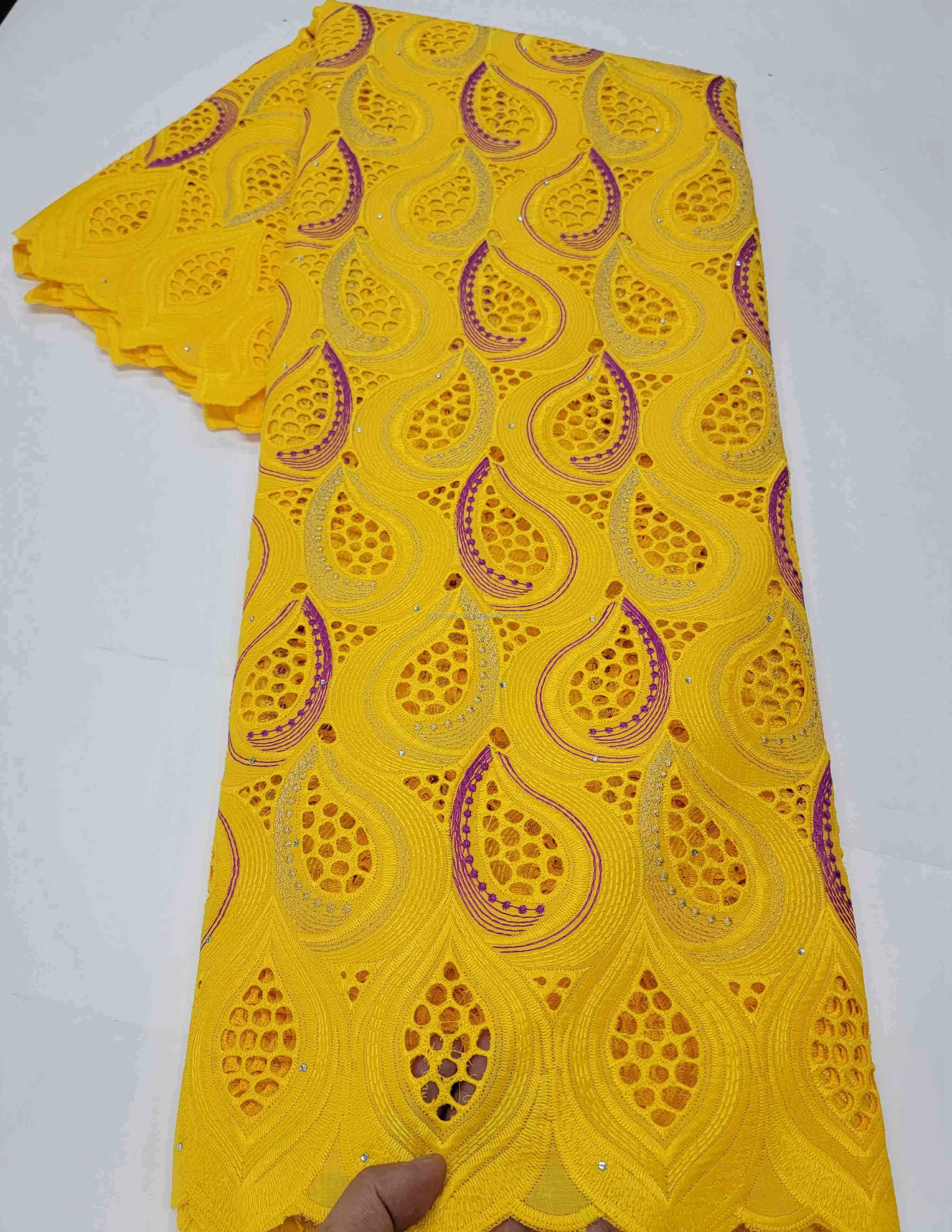 Latest African 100% Cotton Swiss Voile Lace Material Embroidered Brode Suisse Nigerian 2021 High Quality
Latest African 100% Cotton Swiss Voile Lace Material Embroidered Brode Suisse Nigerian 2021 High Quality