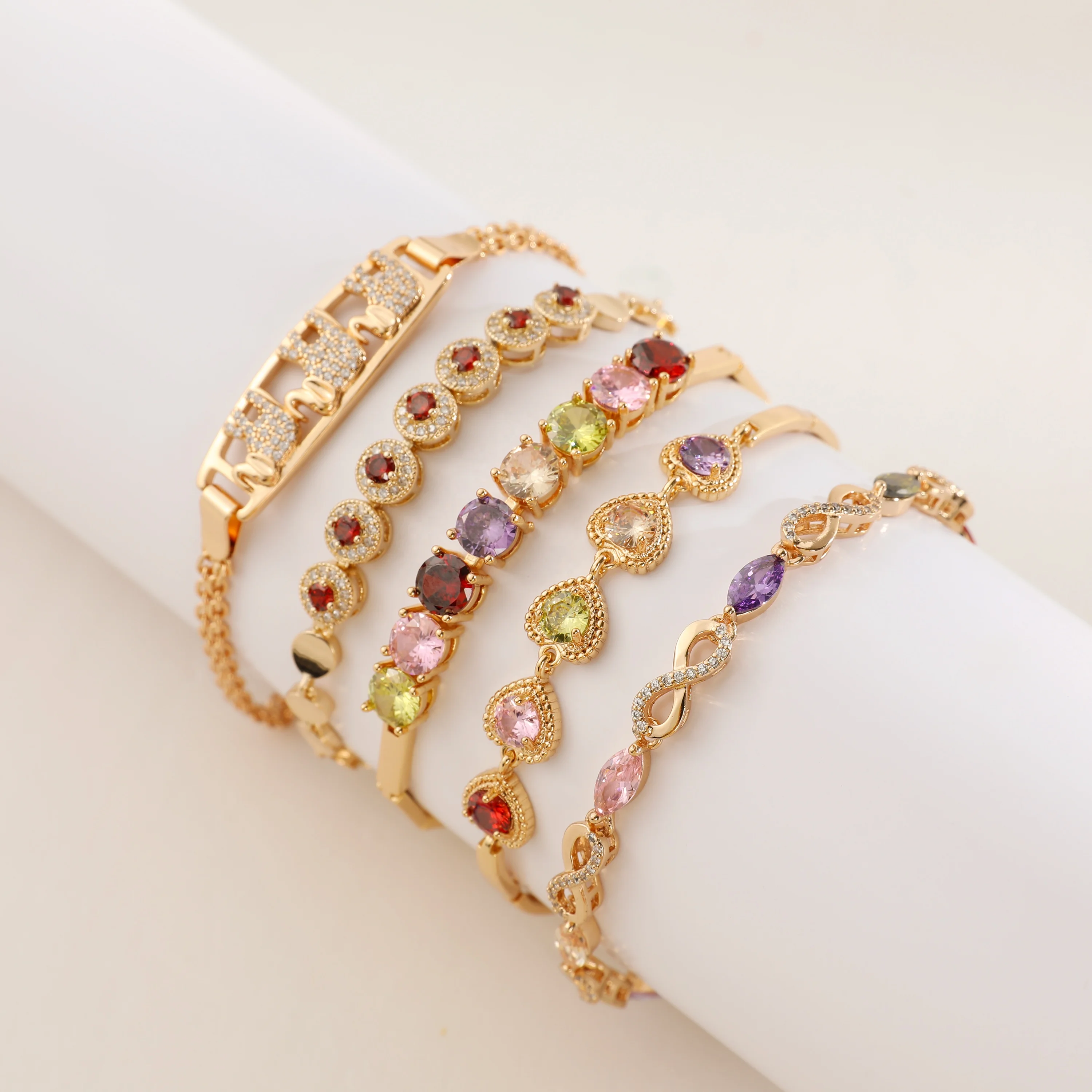 Factory Produce Customised Copper Alloy Zircon Fashion Jewelry 22k Gold Plated Bracelet For Women
Factory Produce Customised Copper Alloy Zircon Fashion Jewelry 22k Gold Plated Bracelet For Women