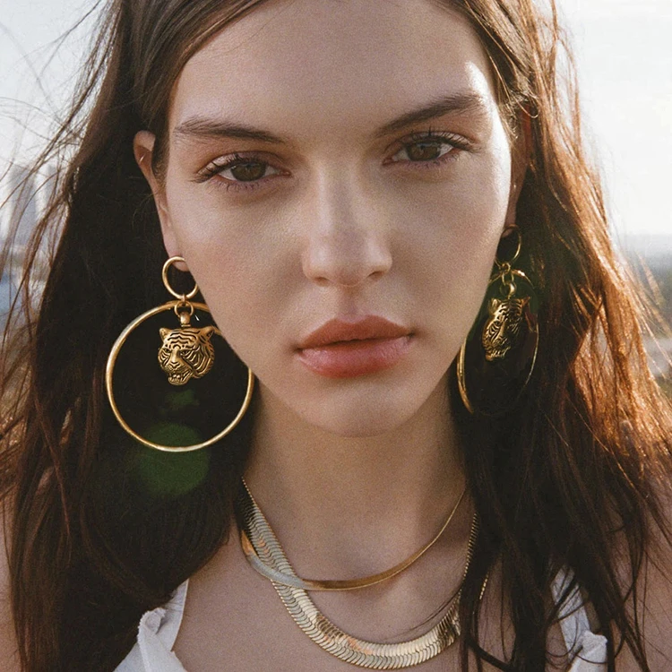 Fashion Gold Plated Tiger Head Earrings Vintage Big Circle Tiger Animals Hoop Earrings For Women, Picture 
Fashion Gold Plated Tiger Head Earrings Vintage Big Circle Tiger Animals Hoop Earrings For Women, Picture
