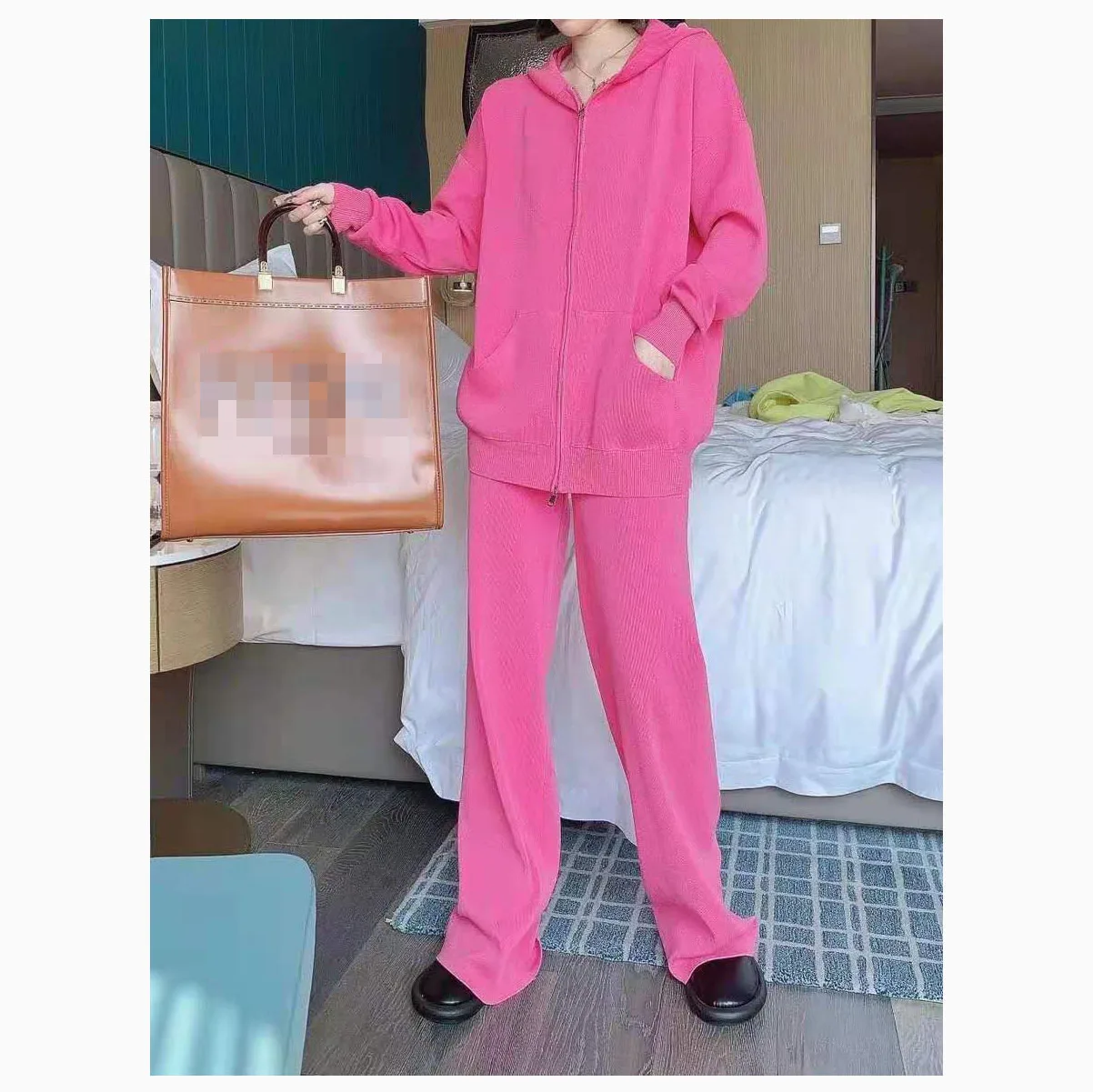 2021 sweater womens custom two piece bulk jogging suits wholesale women blank women sets unisex hoodies jogging suit
2021 sweater womens custom two piece bulk jogging suits wholesale women blank women sets unisex hoodies jogging suit