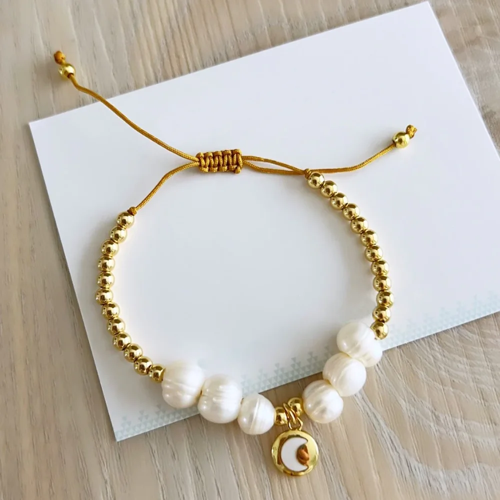 Go2boho White Moon Charm Bracelet Natural Fresh Water Pearl Gold Bead Friendship Adjustable Women Jewelry Boho Summer Fashion
Go2boho White Moon Charm Bracelet Natural Fresh Water Pearl Gold Bead Friendship Adjustable Women Jewelry Boho Summer Fashion