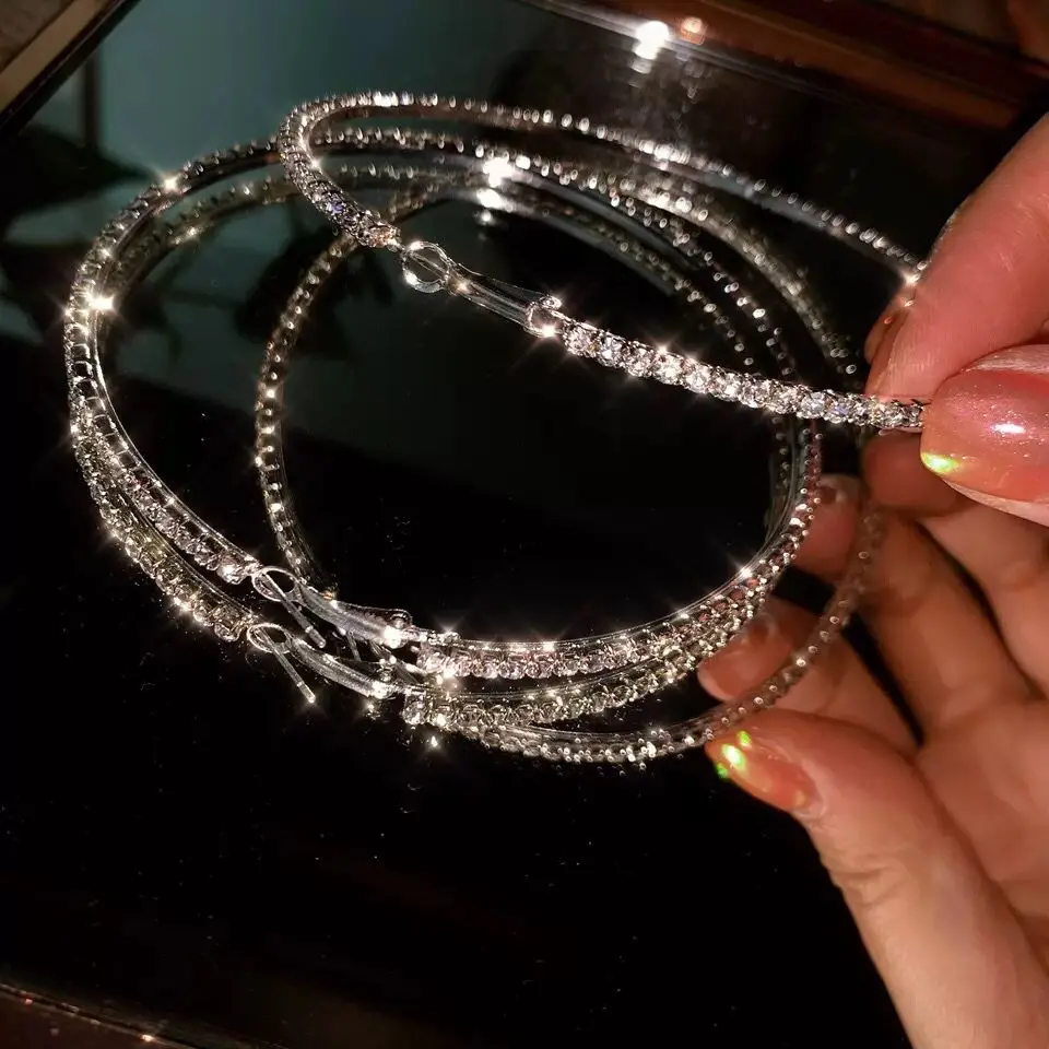 Factory Direct Sale Thin Edge Shiny Full Diamond Earrings Girls Exaggerated Super Big Round Hoop Earring
Factory Direct Sale Thin Edge Shiny Full Diamond Earrings Girls Exaggerated Super Big Round Hoop Earring