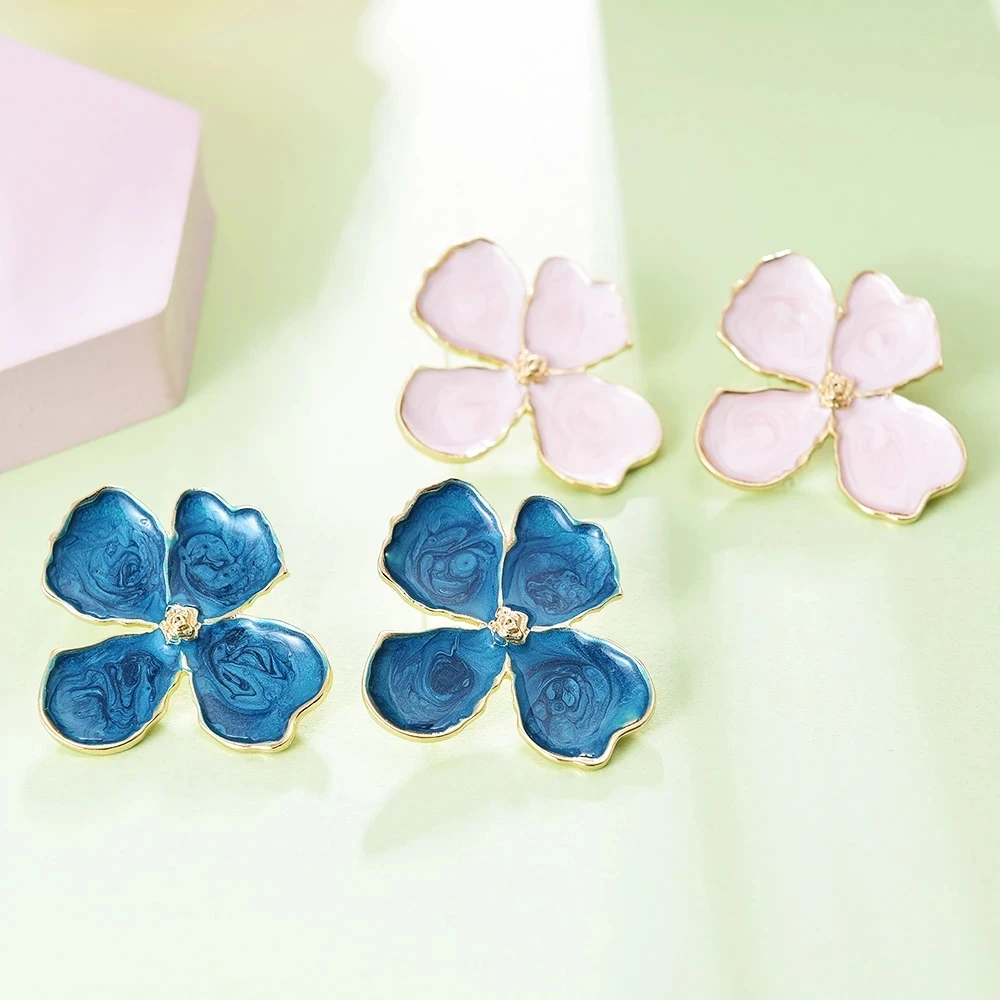 petal Big Stud Earrings For Women Korean Jewelry Wholesale New Design Metal Painting oil Blue/White Color Flower Earrings, Many colors fyi
petal Big Stud Earrings For Women Korean Jewelry Wholesale New Design Metal Painting oil Blue/White Color Flower Earrings, Many colors fyi