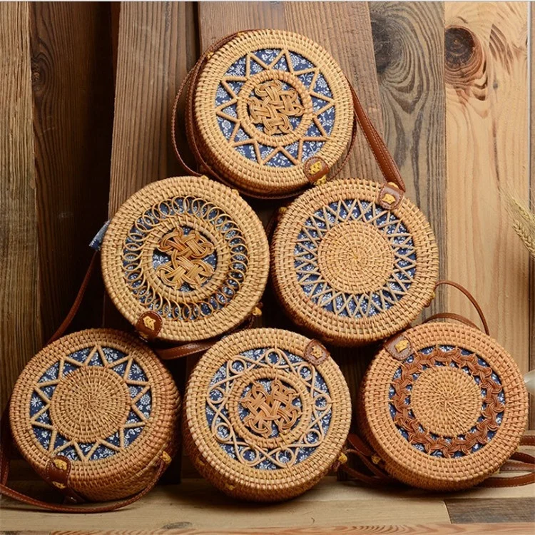 Hawaii Rattan Bag Round Straw Shoulder Small Beach Handbags Summer Hollow Handmade Flower Print Fabric Bags for Women
Hawaii Rattan Bag Round Straw Shoulder Small Beach Handbags Summer Hollow Handmade Flower Print Fabric Bags for Women