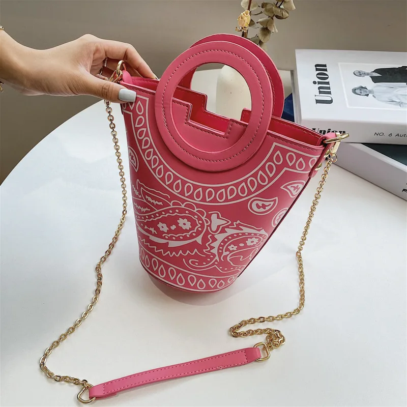 2021 Fashion women PU leather crossboby bags bucket bags chic design shoulder straps handbags for Women
2021 Fashion women PU leather crossboby bags bucket bags chic design shoulder straps handbags for Women