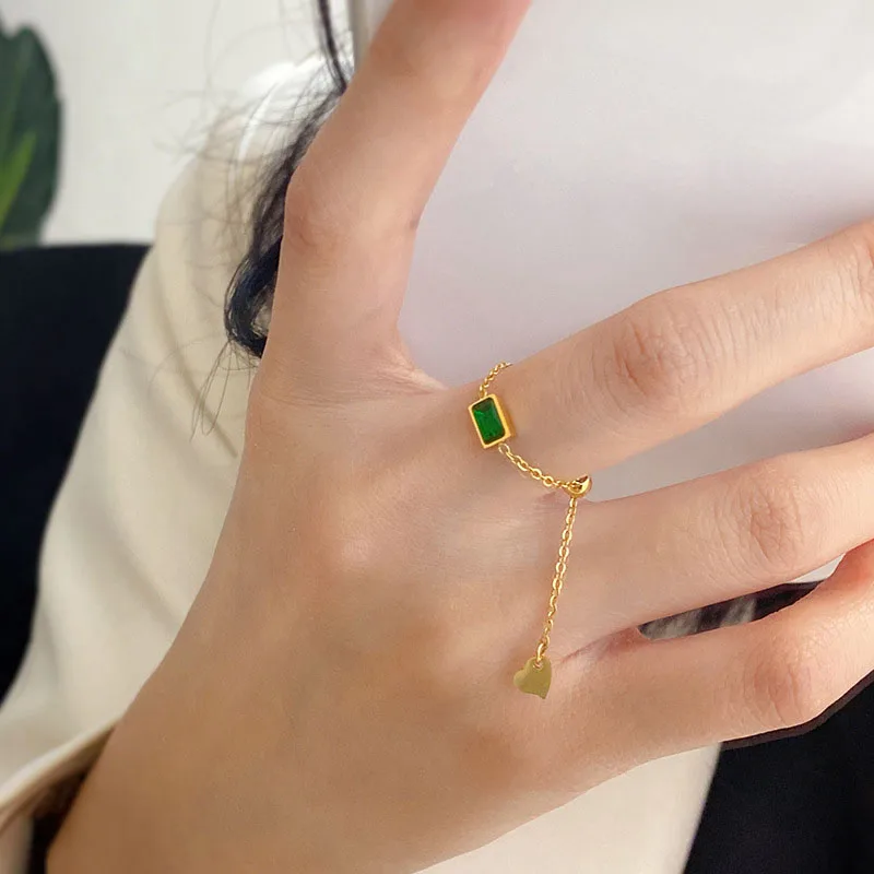 Vintage Emerald Rhinestone Ring Adjustable Link Chain Ring Stainless Steel Ring For Women
Vintage Emerald Rhinestone Ring Adjustable Link Chain Ring Stainless Steel Ring For Women