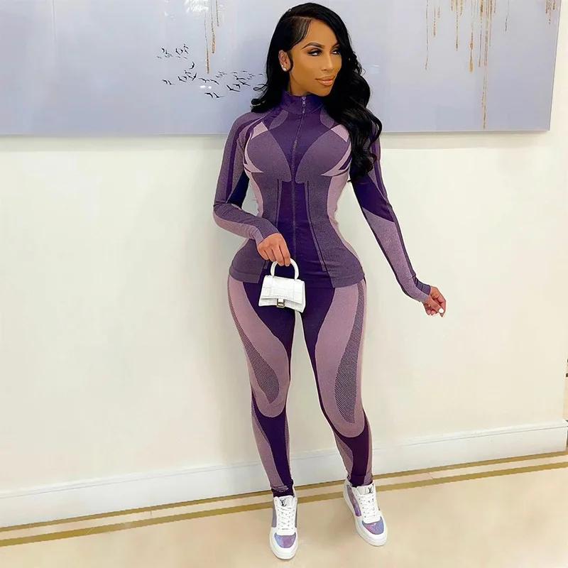 Hot Selling Printed Zipper Design Casual Tight-fitting Sport Jogging Suit Yoga Women Two Piece Set
Hot Selling Printed Zipper Design Casual Tight-fitting Sport Jogging Suit Yoga Women Two Piece Set